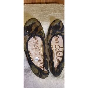 Sam Edelman, green CAMO flats, sz 8